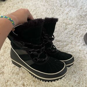 sorel size 8 snowboots!!